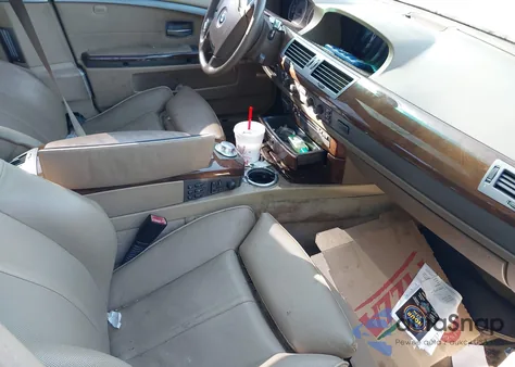 2003 BMW 745Li z USA, uszkodzony, nr VIN WBAGN63463DR09310